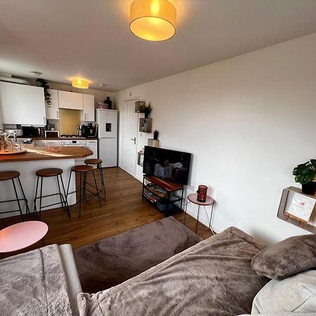 Two Bedroom Apartment In Barry-Close To Beach Экстерьер фото