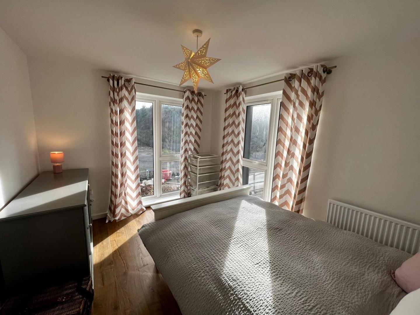 Two Bedroom Apartment In Barry-Close To Beach Экстерьер фото