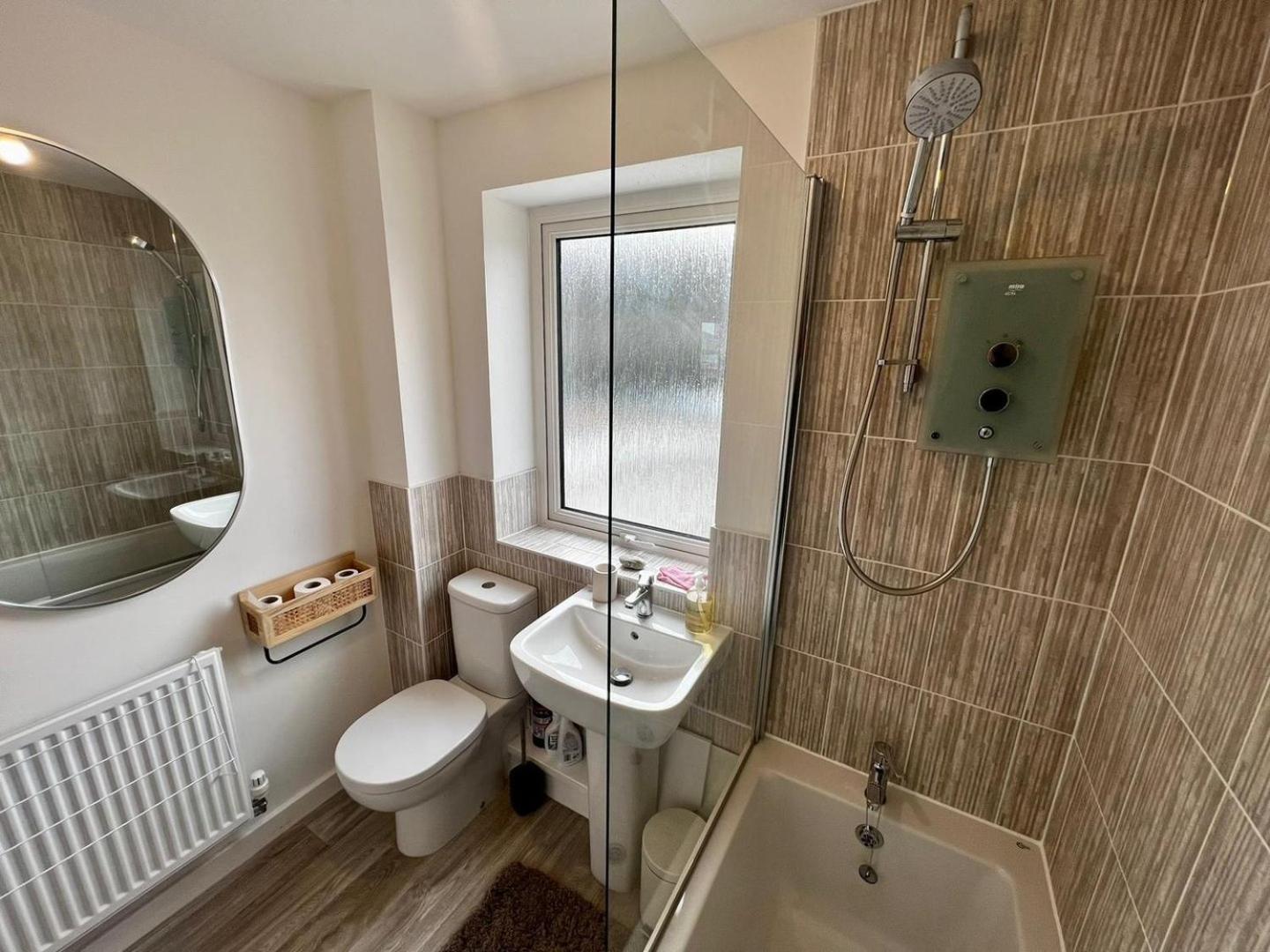 Two Bedroom Apartment In Barry-Close To Beach Экстерьер фото